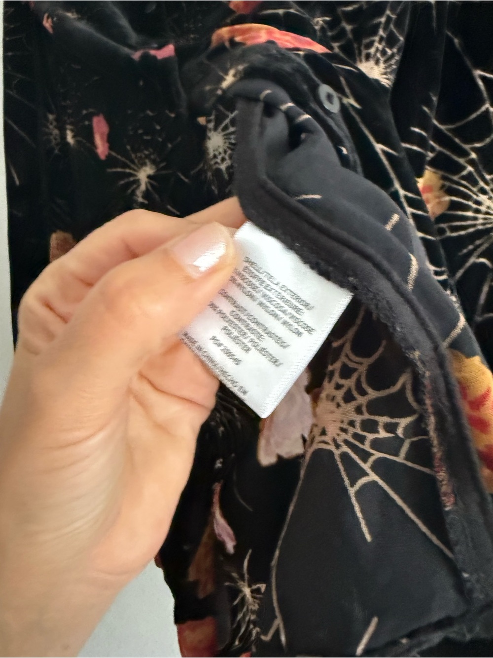ModCloth Velvet Burnout Floral & Spiderweb Long Sleeve Button Down Sz M NWT - Picture 3 of 5